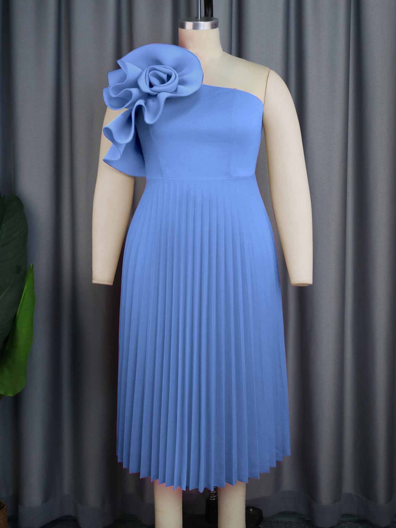 Shoulder Diagonal Collar Pleated Skirt