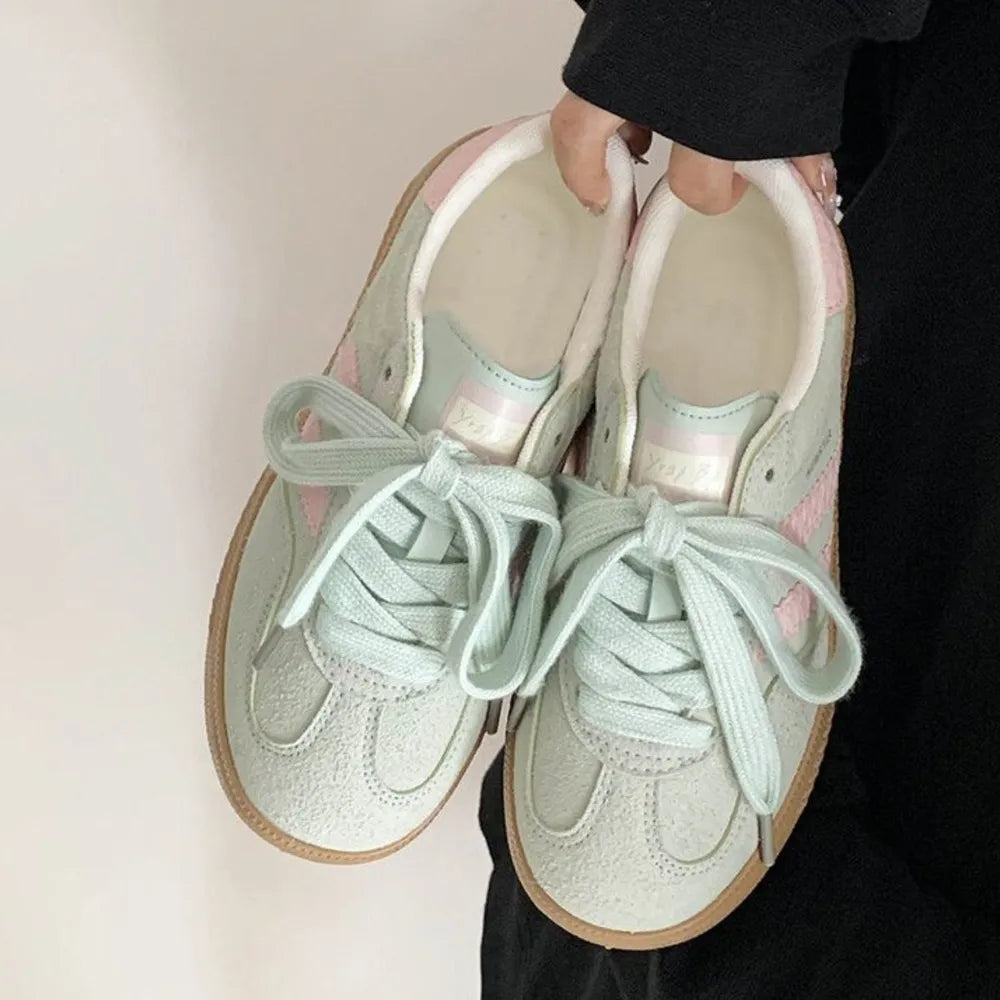 Contrast Round Toe Flat Sneakers