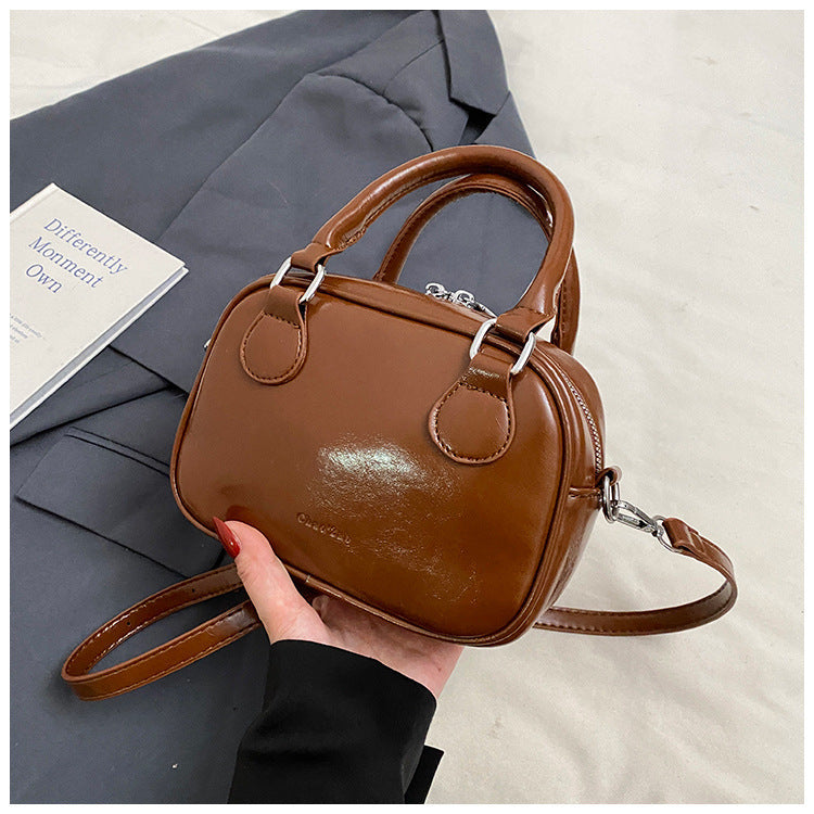 Women's Shoulder Messenger Bag Portable And Fashion Handbag