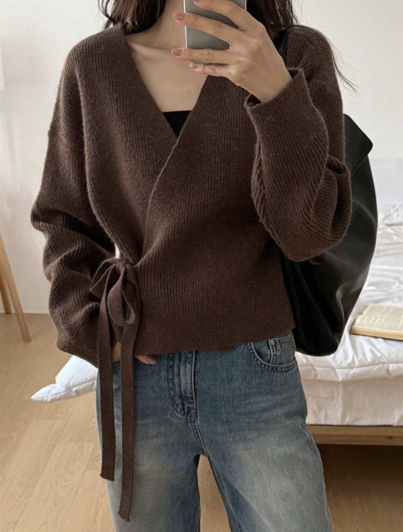 V-neck Waist-controlled Lace-up Sweater