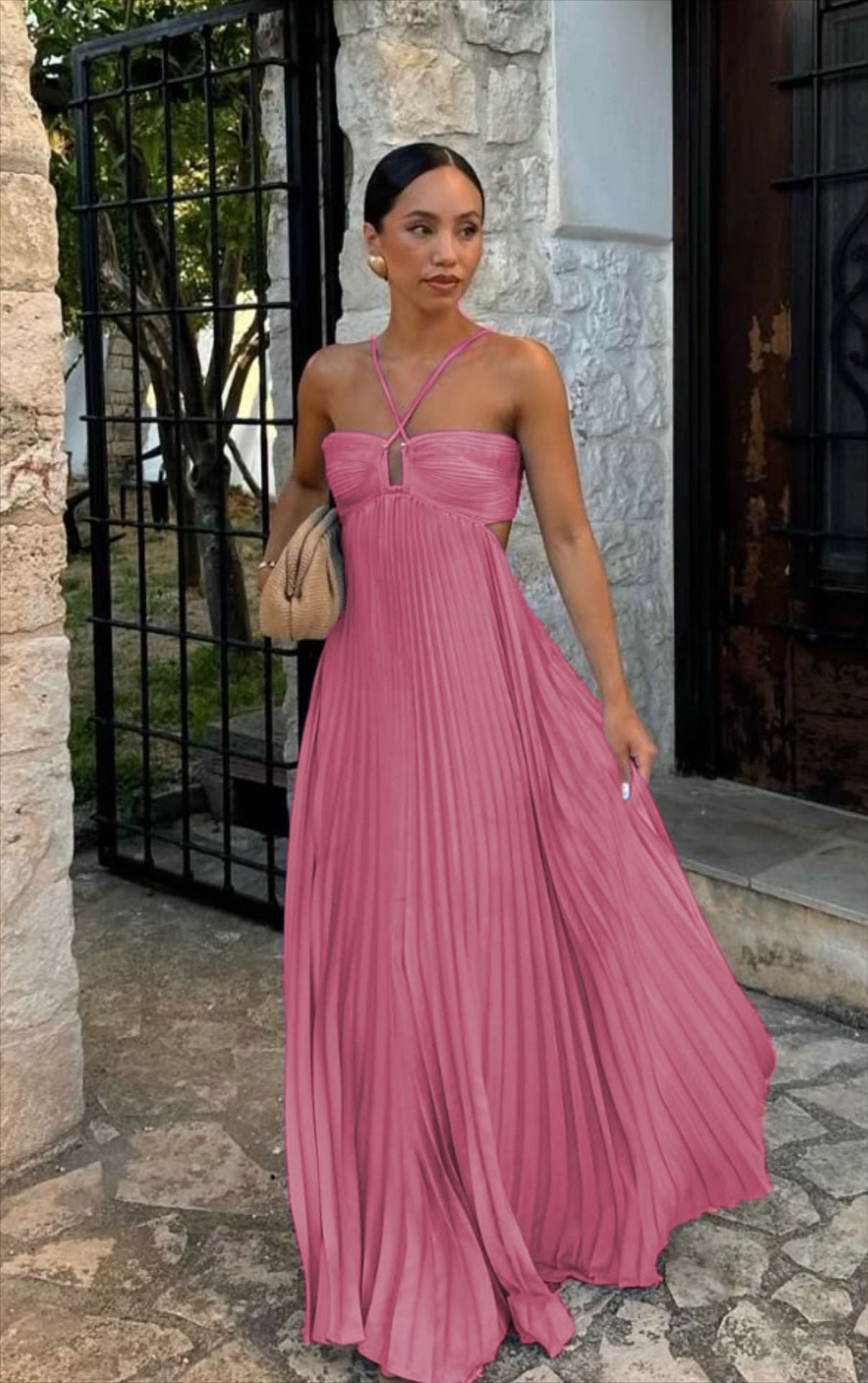 Elegant Sleeveless Pleated Dress