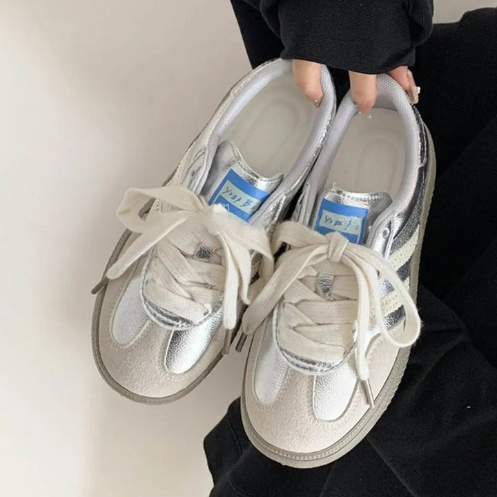 Contrast Round Toe Flat Sneakers