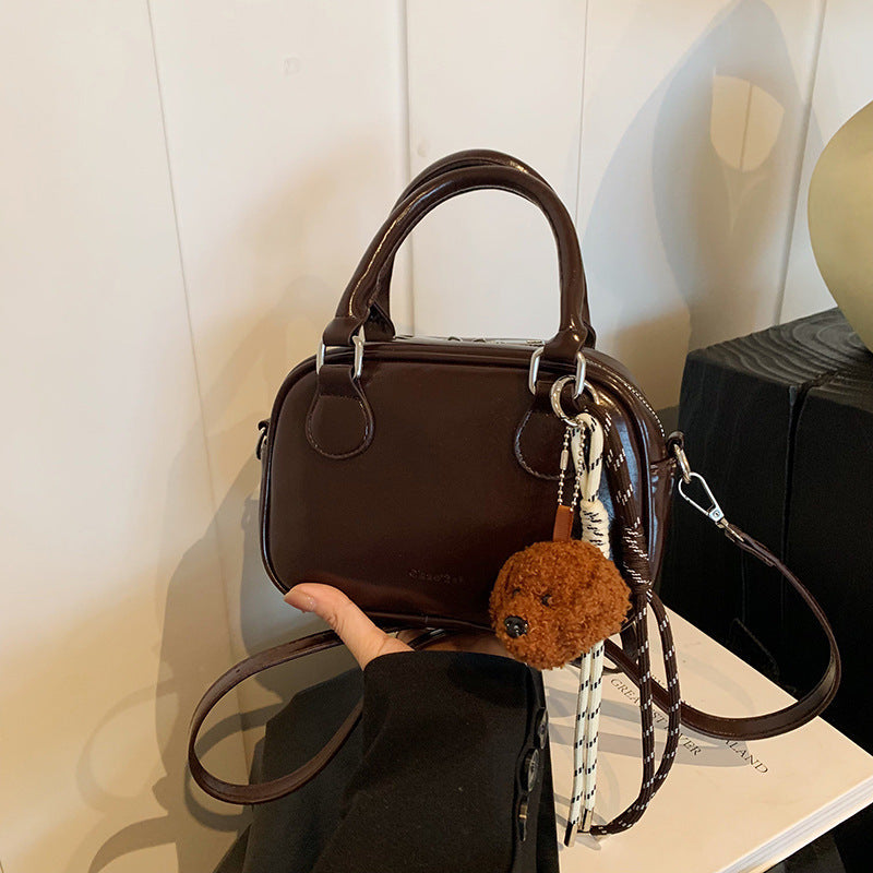 Women's  Shoulder Messenger Bag Portable And Fashion Handbag