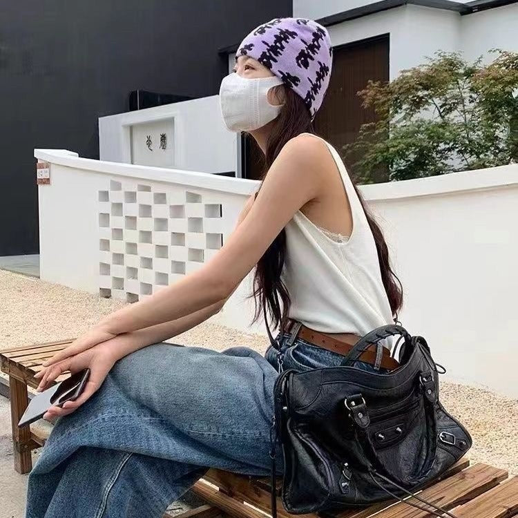 Chic Large Capacity Rivet Bag