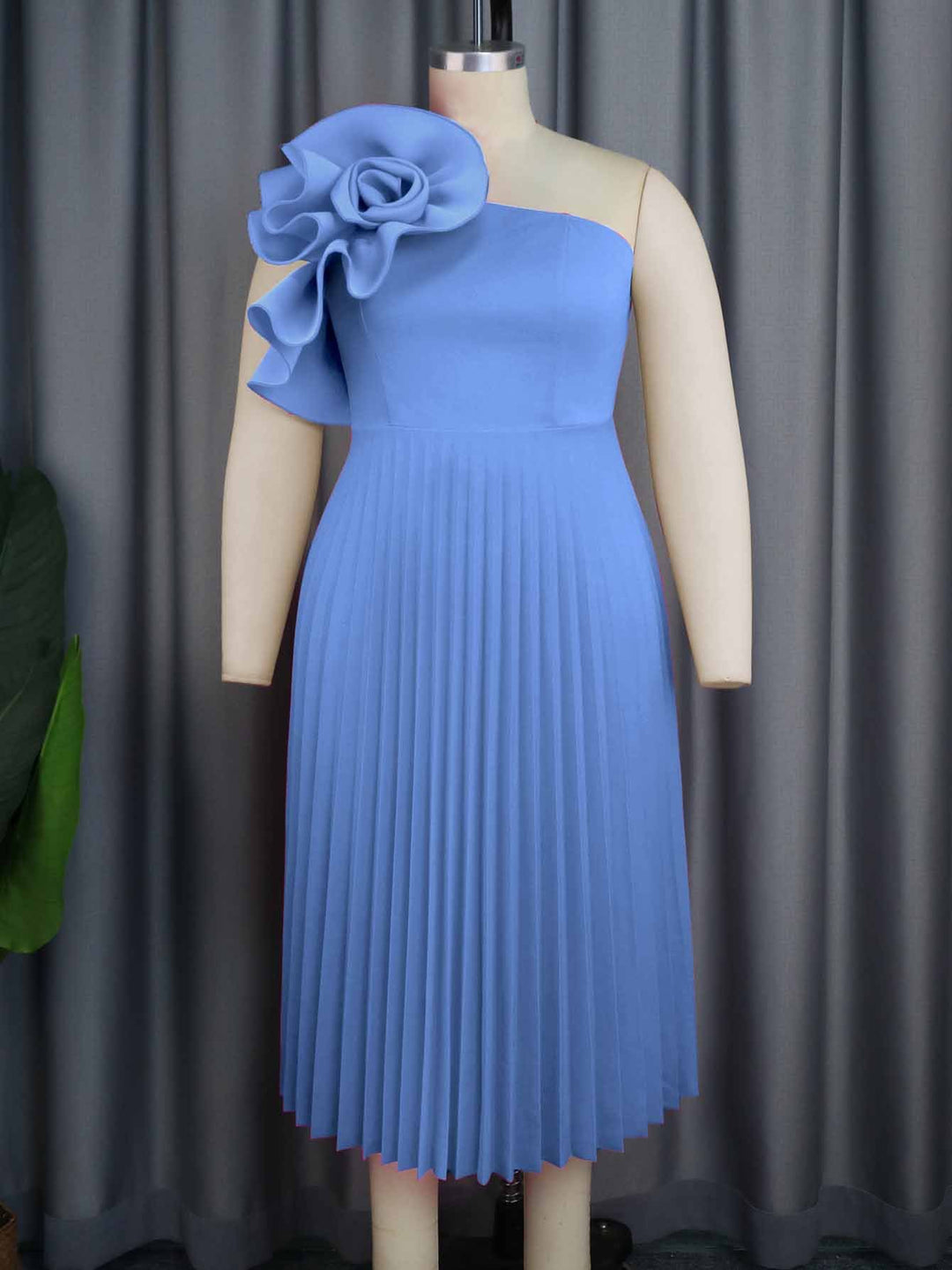 Shoulder Diagonal Collar Pleated Skirt