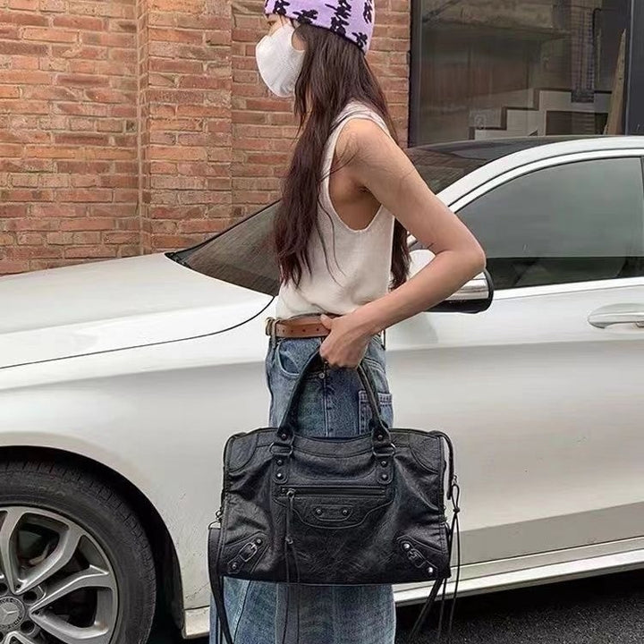 Chic Large Capacity Rivet Bag