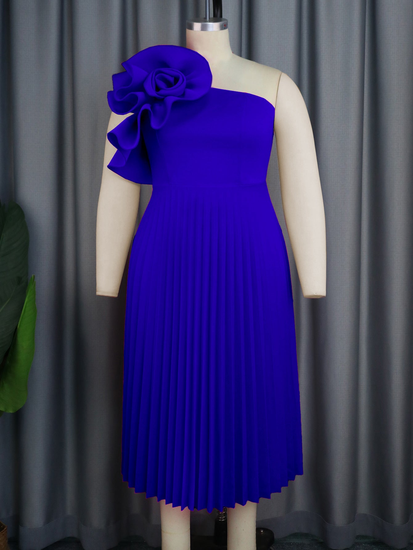 Shoulder Diagonal Collar Pleated Skirt