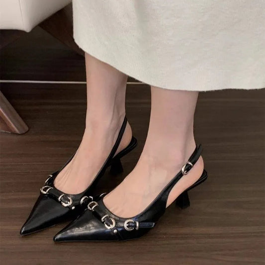 Spring and summer new one-piece buckle with toe cap sandals rear empty single shoes