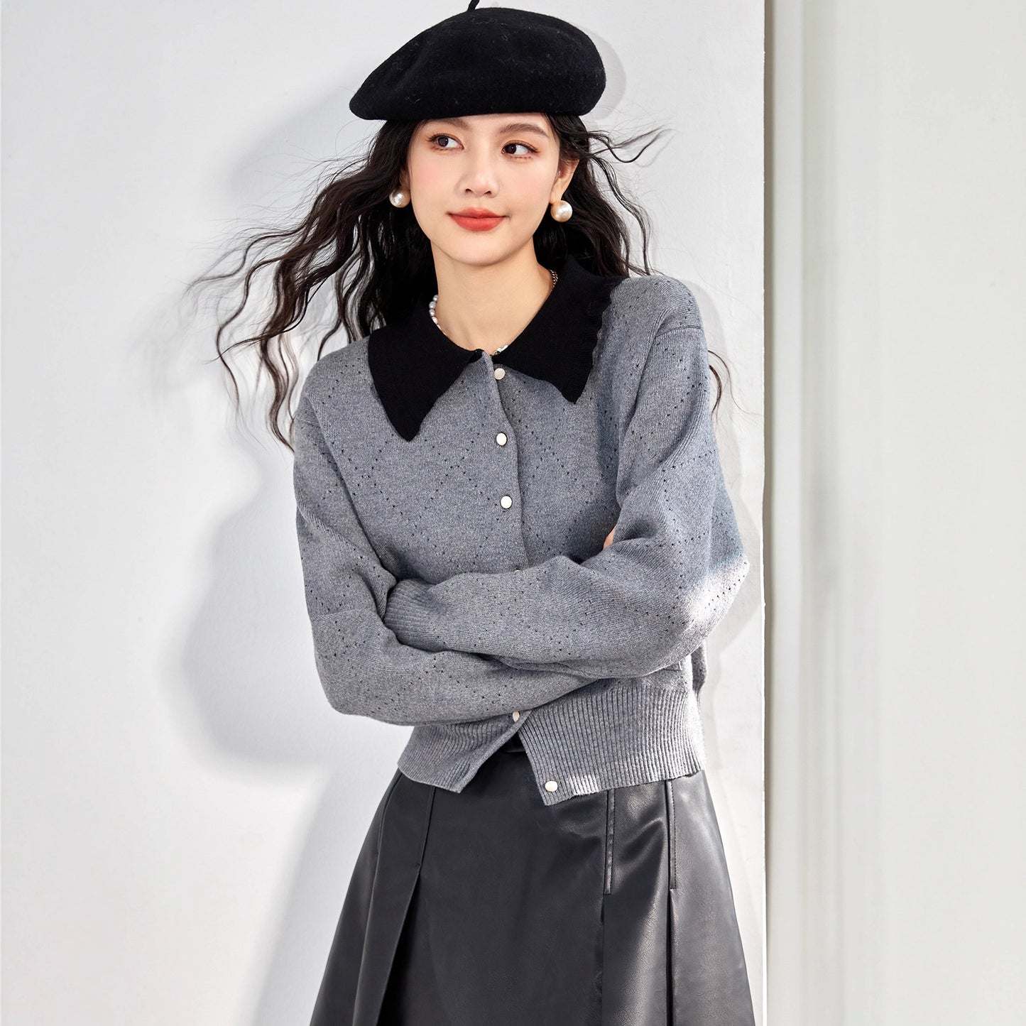 Chic French-style Knit Sweater for Women, Short Length, Thick Inner Layer, Fashionable and Versatile Top