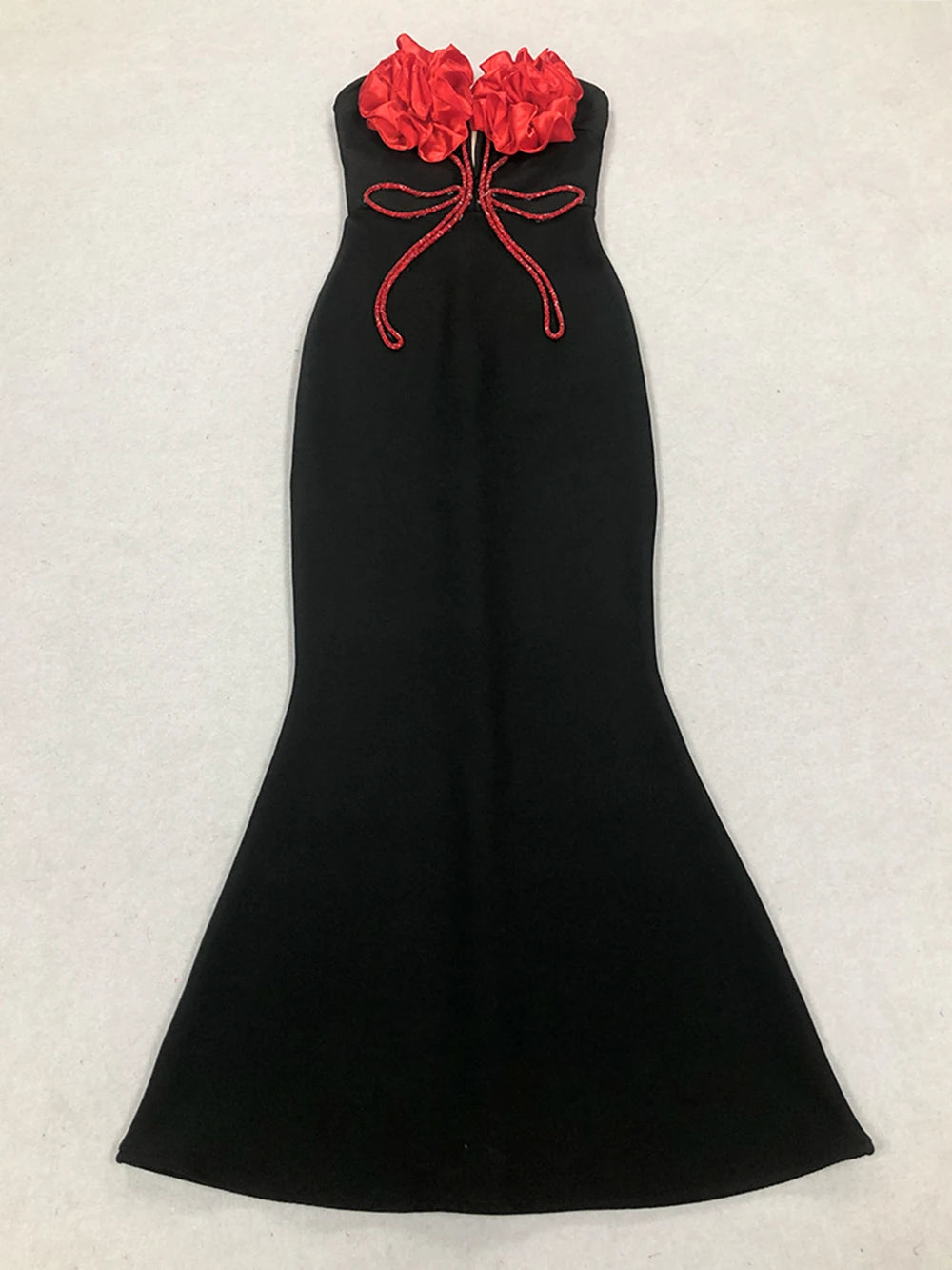 Elegant tube evening dress with flower chains