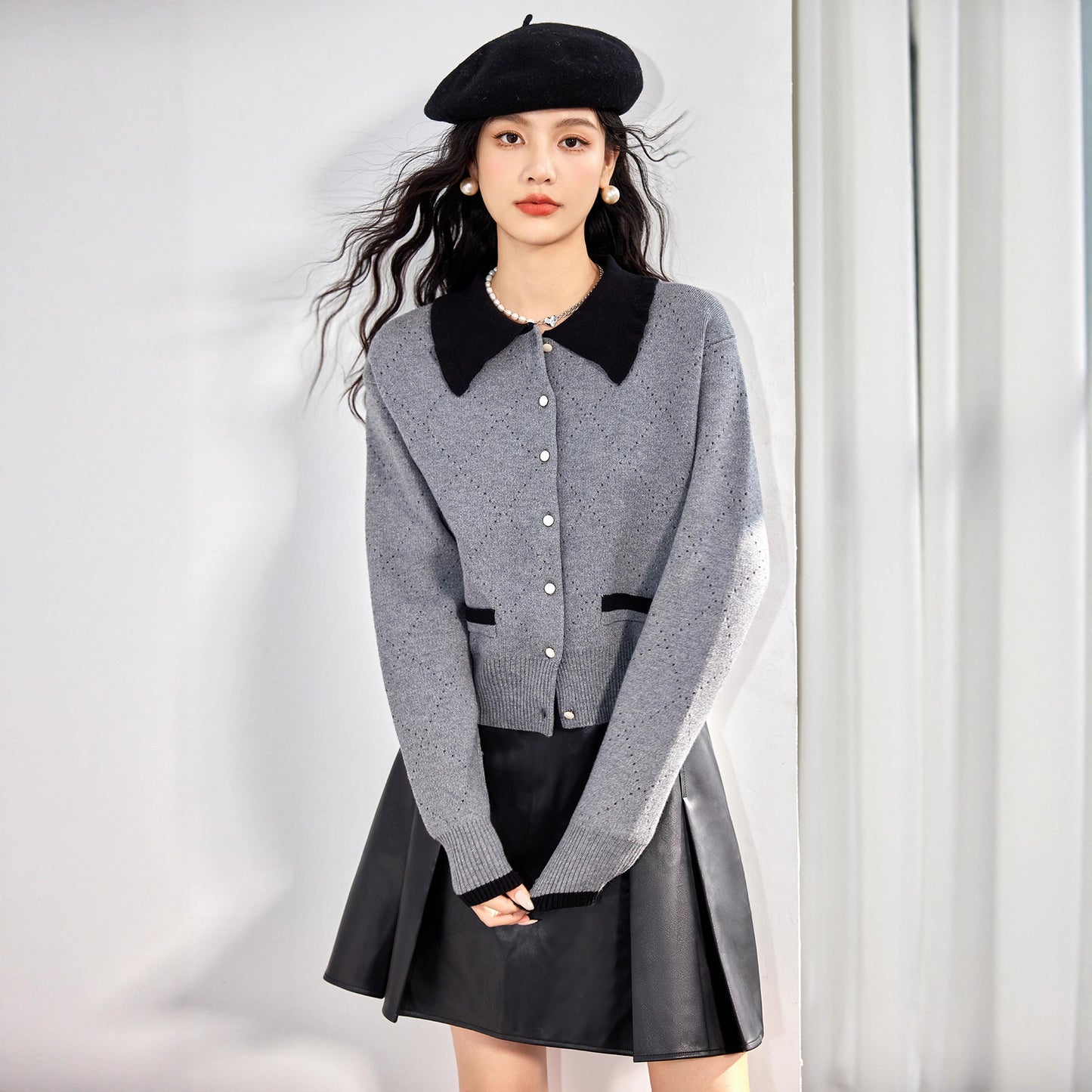 Chic French-style Knit Sweater for Women, Short Length, Thick Inner Layer, Fashionable and Versatile Top