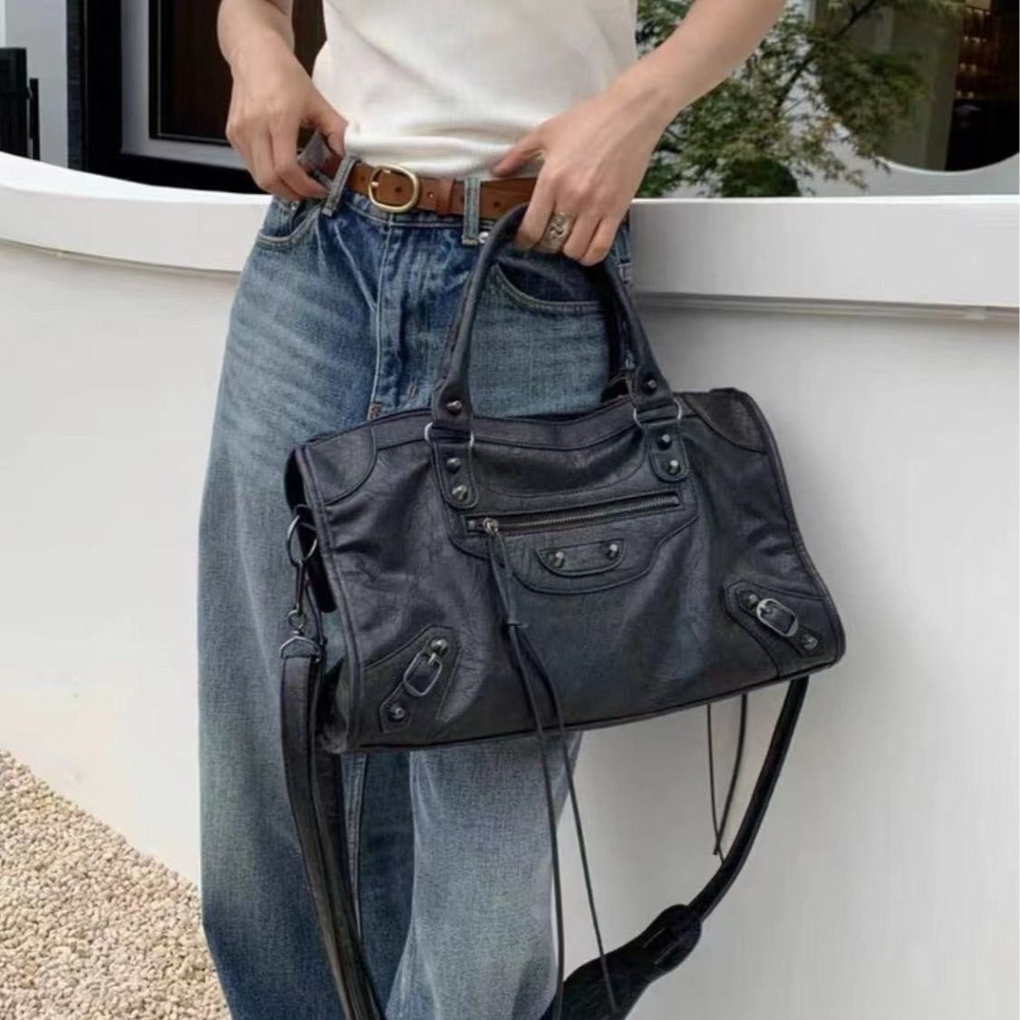 Chic Large Capacity Rivet Bag