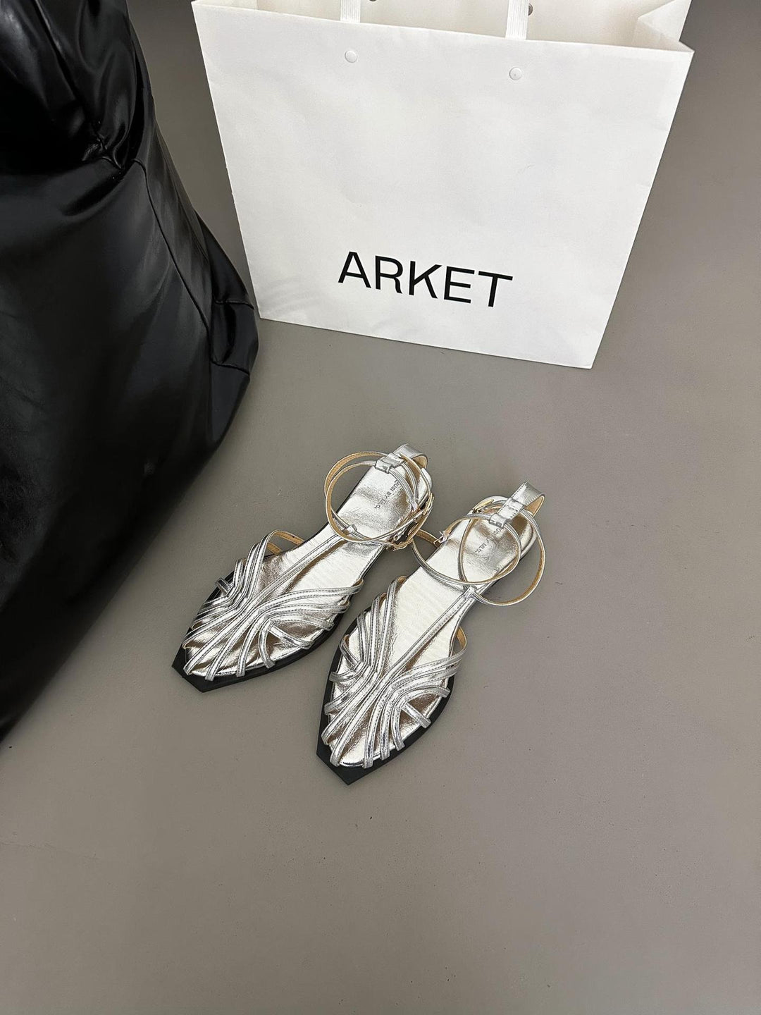 French Knitted Hollow Bow Flat Bottom Women's Sandals with Gold and Silver Open Toe Wrist Wrap and One Word Strap Shoes