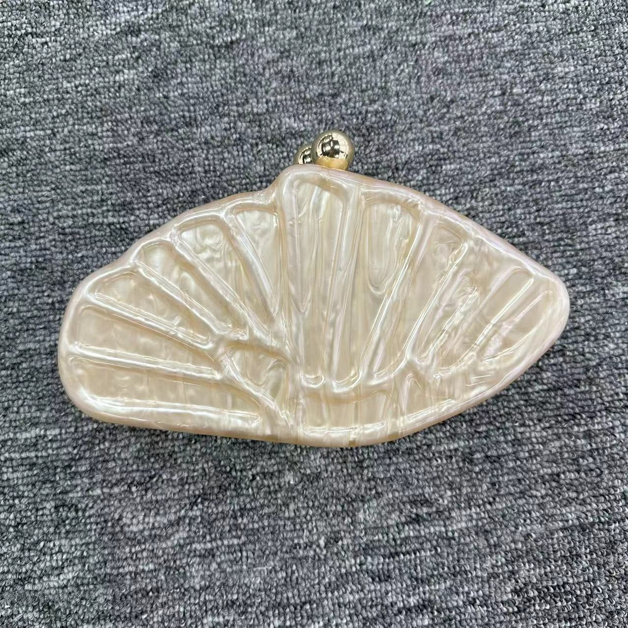 Diagonal cross bag scallop shaped acrylic bag, fashionable wedding banquet handbag