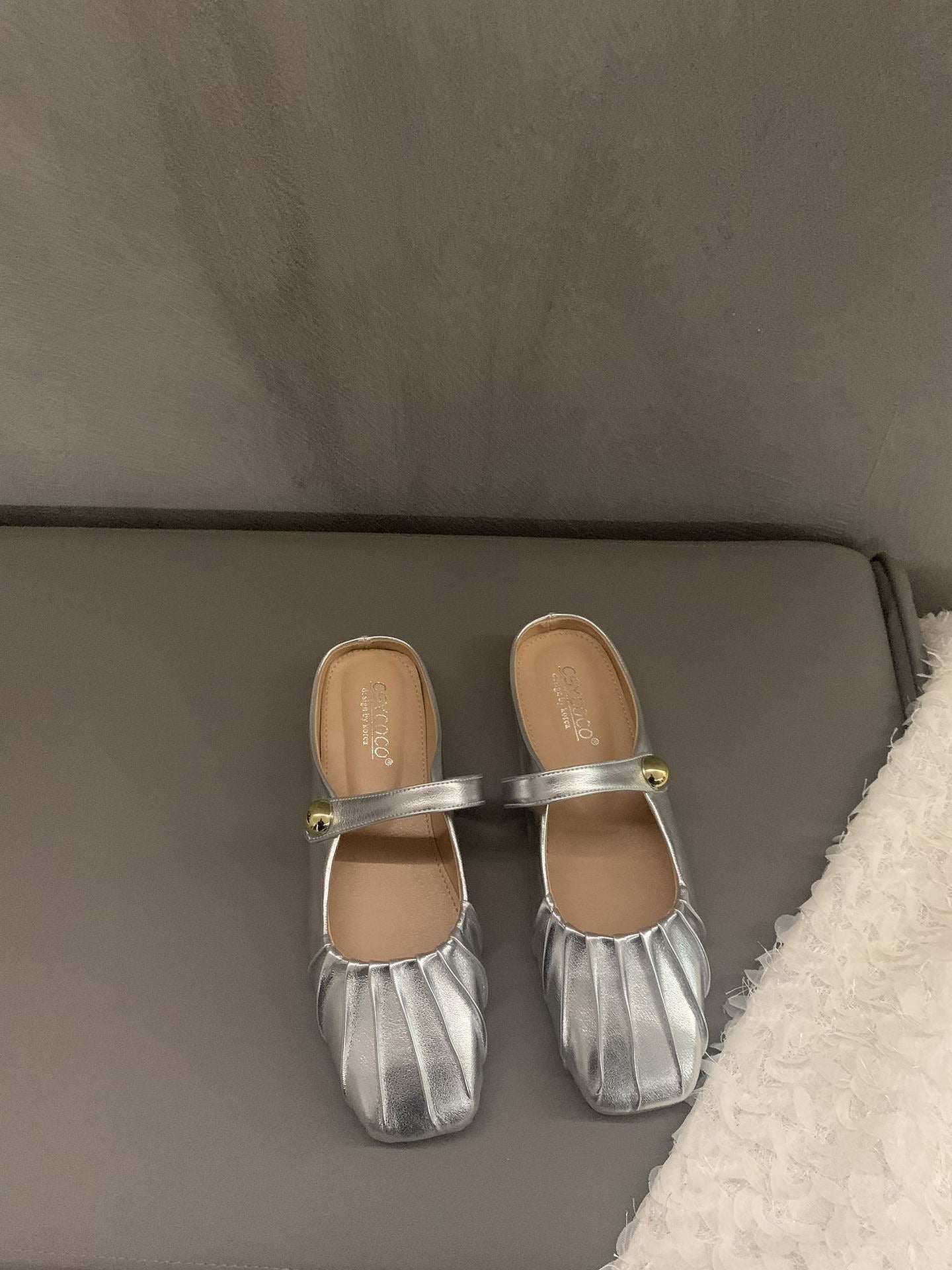 Silver Baotou Half Tuo Flat Bottom Sandals