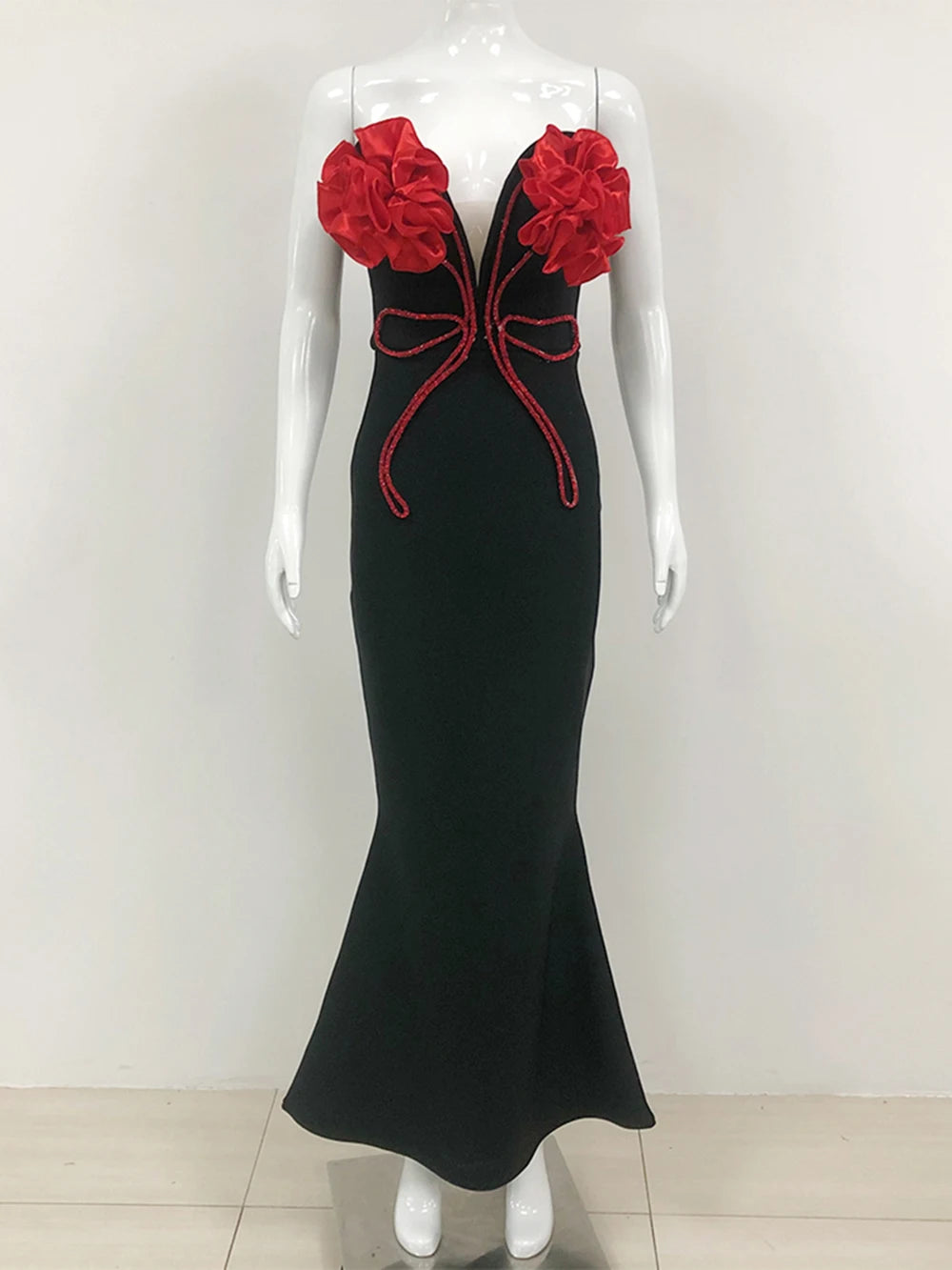 Elegant tube evening dress with flower chains