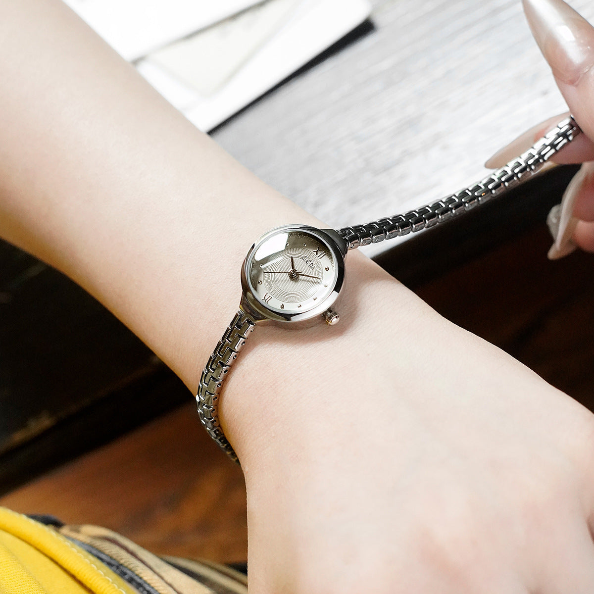 Light Luxury Small High-looking Watch