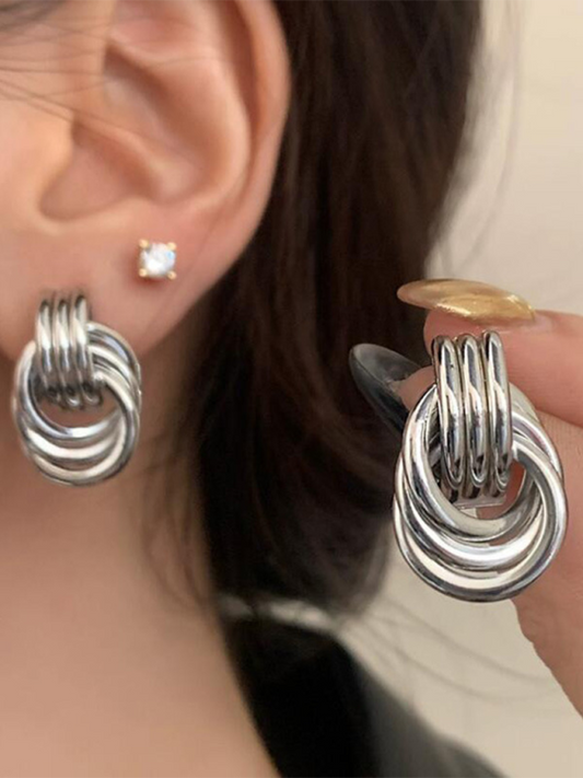 Geometric hoop earrings