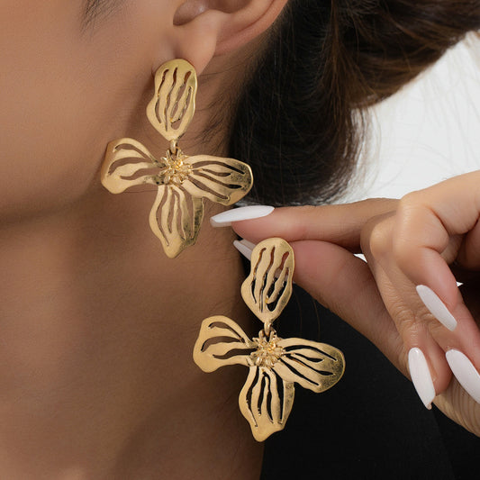 New Metal Hollow Leaf Shape Flower Earrings
