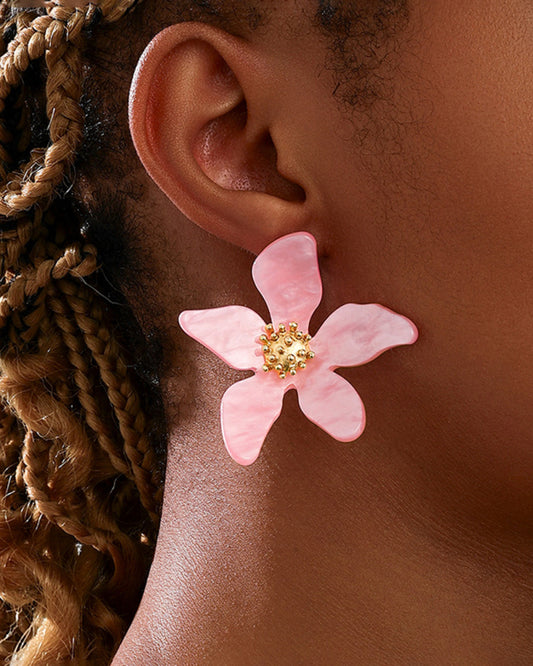 Fashionable flower earrings
