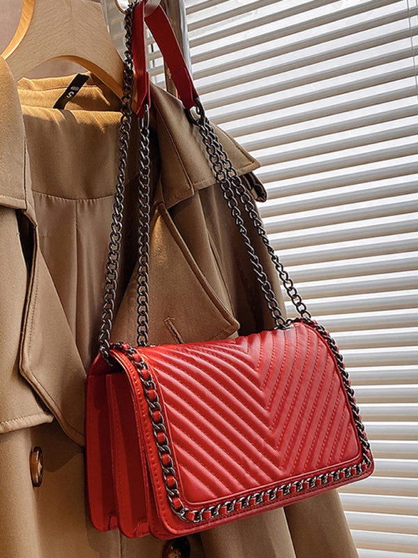 Black fake leather bag with chain straps