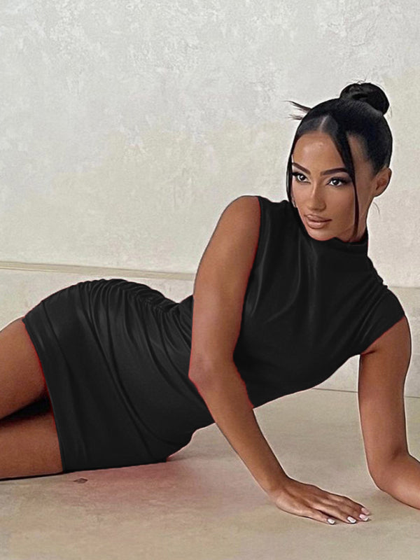 Sleeveless hip hugging elegant dress