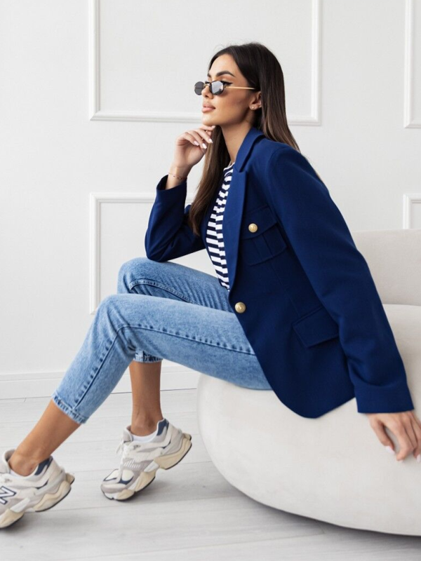 New long sleeved plaid blazer